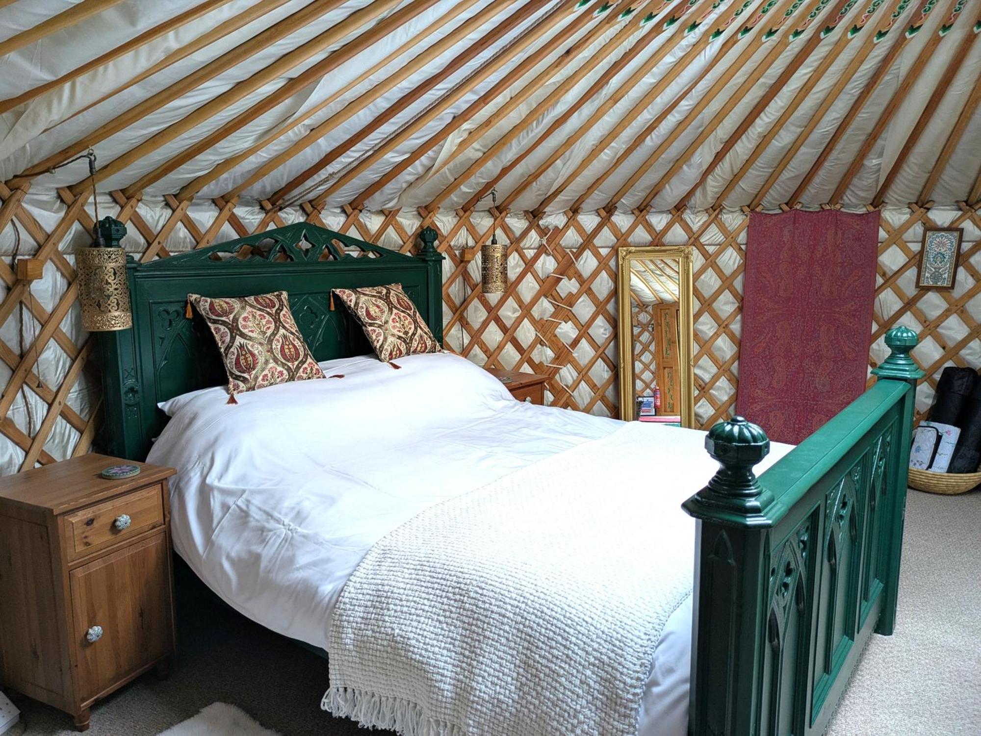 Go Eco Glamping Hotel Lampeter Bagian luar foto